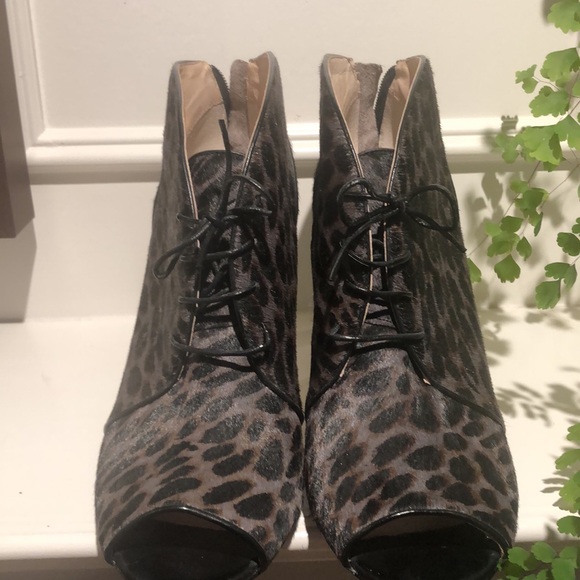 Louise et Cie Pony Hair Animal Print Peep Toe Lace-up Heels Size 10.5 M - Picture 2 of 5